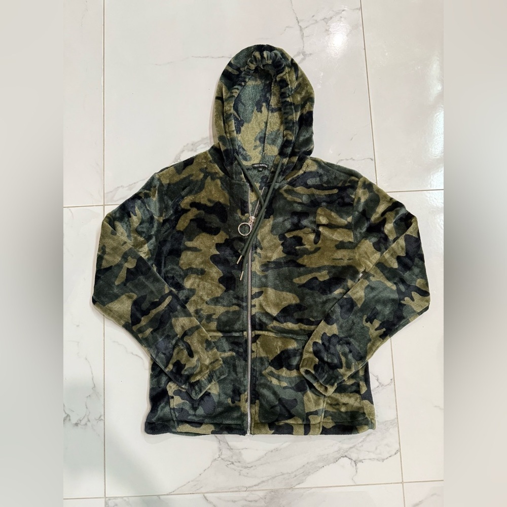 Free Haven /Camouflage Zip-Up Hoodie Size XS